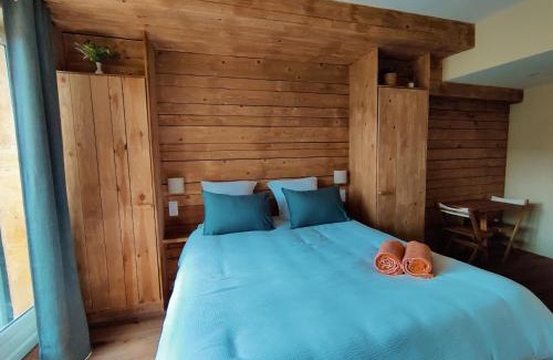 Oingt Bed & Breakfast | Le Petit Oingt de Paradis B&B et Massages Renata França