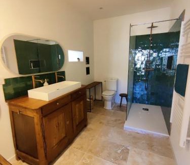 Oingt Bed & Breakfast | Le Petit Oingt de Paradis B&B et Massages Renata França