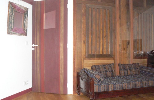 Clermont Ferrand City Centre House | LE PETIT SIAM - Charming guest room with shared SB - Center Clermont-FD