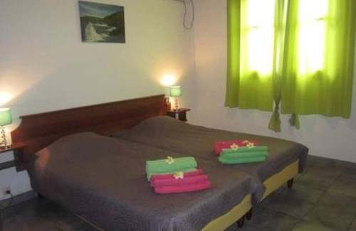 Le Centre House | Le Pluie d'Or