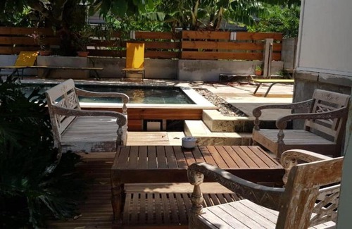 Petite-ÃŽle Bed & Breakfast | le raphael ( chambre piscine)
