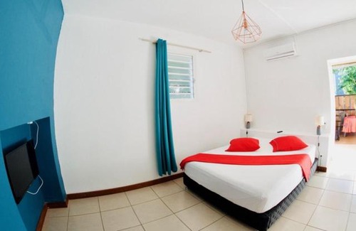 Petite-ÃŽle Bed & Breakfast | le raphael ( chambre piscine)