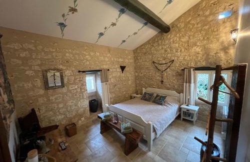 Mouzieys-Panens Bed & Breakfast | Le Relais des Chevaliers "La Chambre des Templiers"