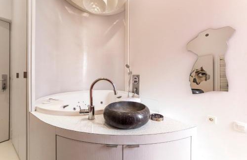 Bellecour - Hotel Dieu Apartment | Le secret des Templiers
