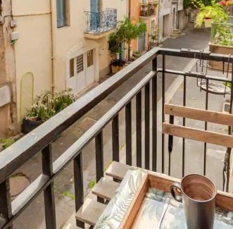 Pezenas Apartment | "Le Transversal 1" -Balcon-Garage privé optionnel -Centre historique-Plages à 21km !