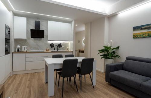 Lecco Apartment | LECCO LAKE SUITE Dante 20 Balcony e Wi-Fi