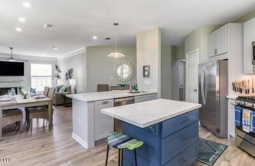 Gulfport Villa | Legacy Villa 2602 - 3 bedroom 2 bath with garage in beachside neighborhood