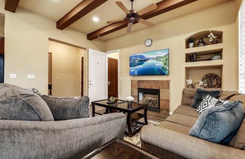 La Quinta Apartment | Legacy Villas 1 BR 1 Story Kitchen Resort Pools Gym