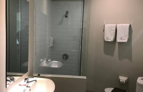 Bendungan Hilir Hotel | Legreen Suite Penjernihan