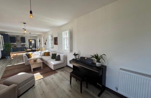 Winchester Apartment | Leishman Views