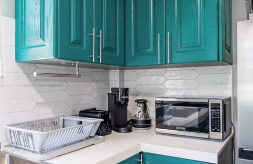 Dickenson Bay Apartment | LeLuxe Cedar Valley Suite Bn