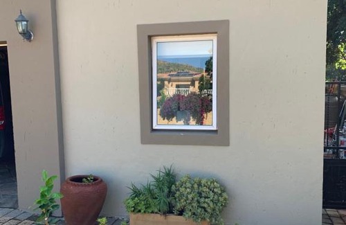 Greater Johannesburg Metropolitan Area House | Lemon Tree Guest Cottage in Featherbrooke Estate