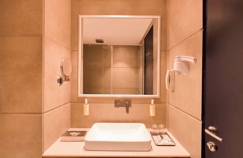 Arpora Hotel | Lemon Tree Hotel Arpora Goa