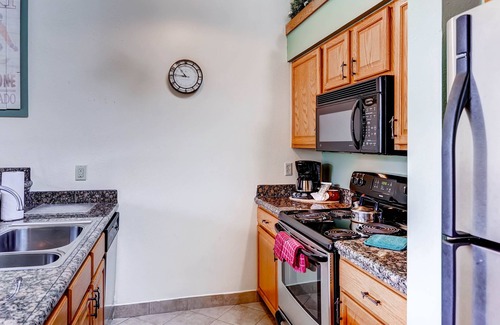 Lakeside Village Condo | Lenawee 1740