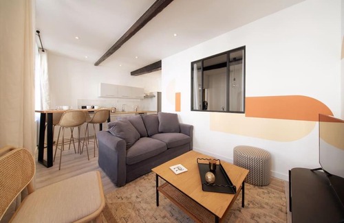 Villeneuve-les-Avignon Apartment | LES ARCHES - BELLE DECORATION - WIFI - AC CLiM