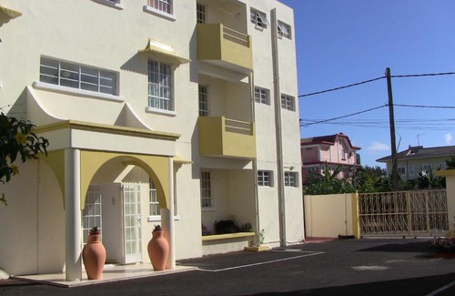 Flic-en-Flac Apartment | Les Camelias Ground Floor