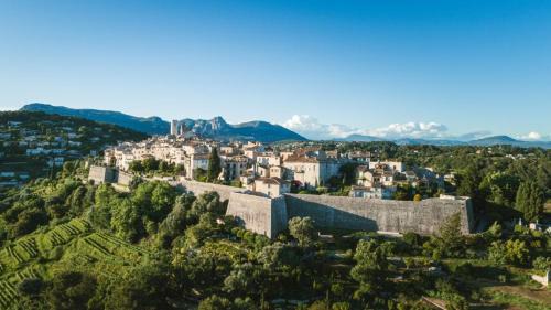 Saint-Paul-de-Vence Apartment | Les Fontaines Saint-Paul-de-Vence Free Parking