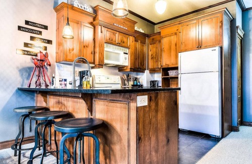 Mont-Tremblant Condo | Les Manoirs 3Bdrs w/Pool & HotTub near Village