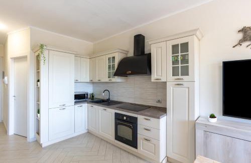 Lesa Apartment | Lesa, Jacuzzi with Lakeview