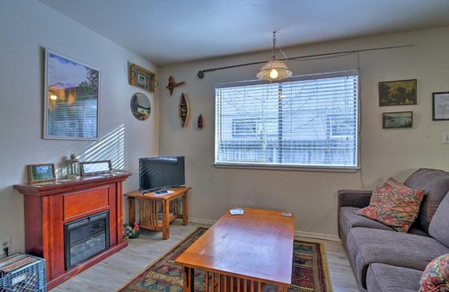 South Lake Tahoe House | Less Than 1 Mi to Lake Tahoe Cabin with Patio and Grill!