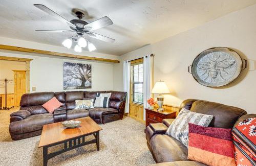 Broken Bow House | Less Than 3 Mi to Broken Bow Lake Hot Tub Haven!