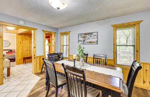 Broken Bow House | Less Than 3 Mi to Broken Bow Lake Hot Tub Haven!