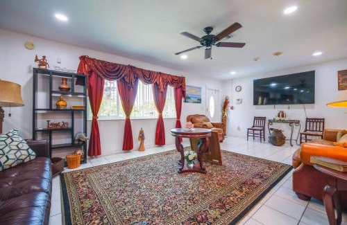 Miami Gardens House | Less Than 3 Mi to Hard Rock Stadium Miami Home with Sunroom