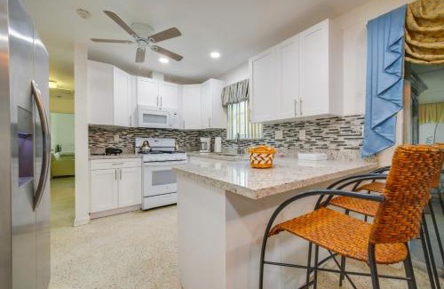 Miami Gardens House | Less Than 3 Mi to Hard Rock Stadium Miami Home with Sunroom