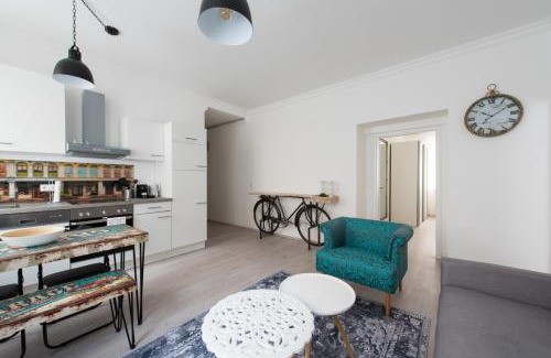 Wieden Apartment | Let it be Vienna U1, U2, U4 Karlsplatz Oper