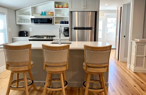 North End Condo | Let's Go to the Beach! *2 Bedroom Condo*