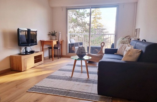 Bougival Apartment | Let's take a walk in the woods