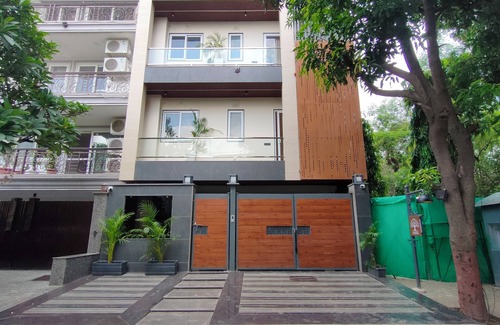 DLF City Apartment | Let'stay DLF Phase- 1