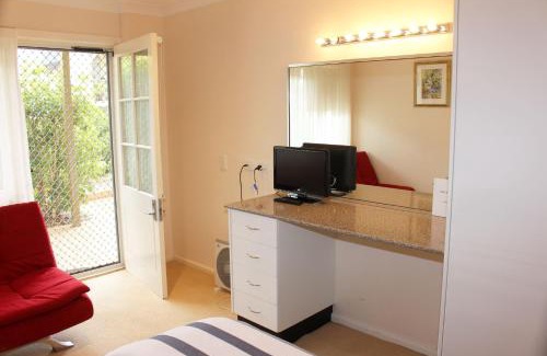 Leura House | Leura Fairways East