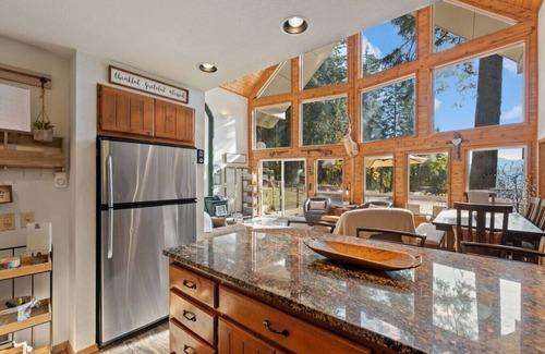 Leavenworth House | Lewis Ranch- w/Private Mountain