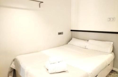 El Raval Apartment | Liceu Apartments by gaiarooms