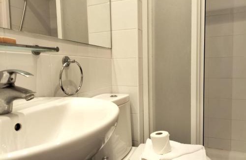 El Raval Apartment | Liceu Apartments by gaiarooms