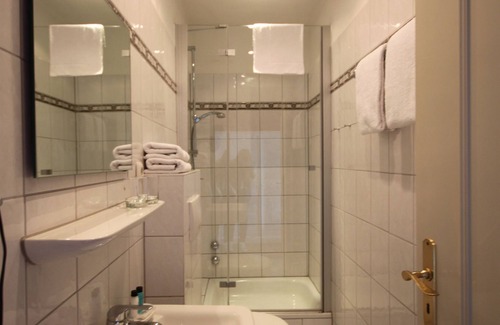 Alt-Travemunde/Ronnau Hotel | Lieblingsplatz Hotel Strandperle