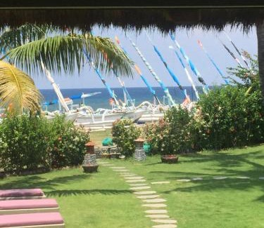 Amed House | Life in Amed Beach Hotel