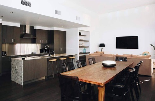 Parrearra House | Lifestyle and Location on The Island at Kawana