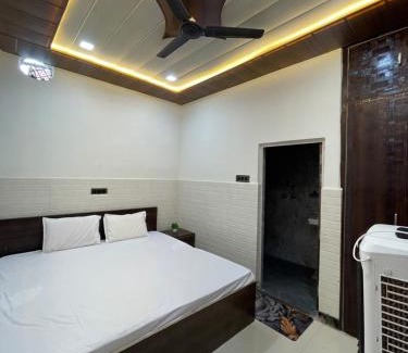 Mathura Apartment | light Inn pg home stay