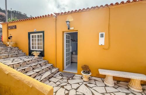 Los Quemados Apartment | Lightbooking Fuencaliente La palma vistas al mar con piscina 6
