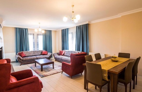 Trabzon Apartment | LIL'A GRANDE DELUXE HOTEL & by alamoudı