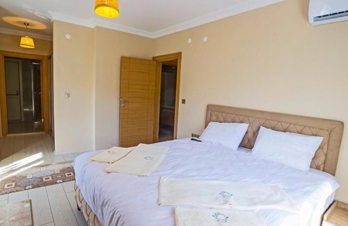 Trabzon Apartment | LIL'A GRANDE DELUXE HOTEL & by alamoudı