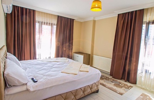 Trabzon Apartment | LIL'A GRANDE DELUXE HOTEL & by alamoudı