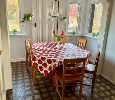 Bygarde House | Lilla Röda Huset.