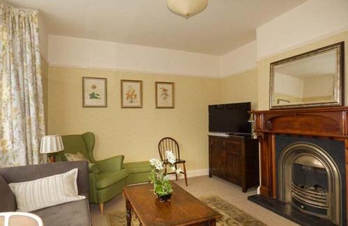 Minehead House | Lily House