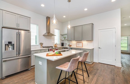 Talbot's Corner Cottage | Limbo - In Cumberland Heights - Mins to Germantown