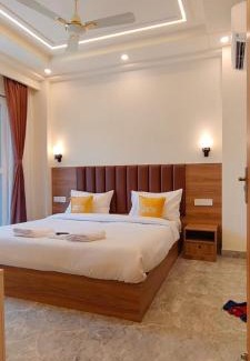 Sushant Lok Apartment | Lime Tree 1BHK Service Apartment Near Fortis Hospital Gurgaon
