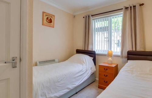 Mumbles Ski Chalet | Limeslade Drive in the beautiful Mumbles