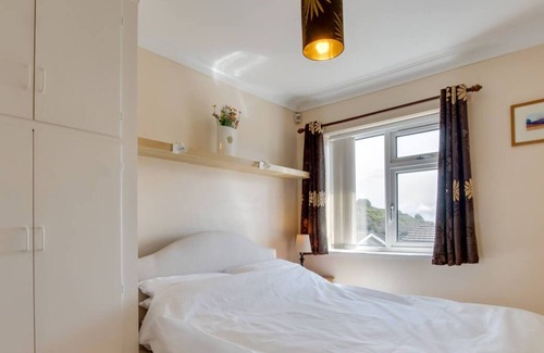 Mumbles Ski Chalet | Limeslade Drive in the beautiful Mumbles